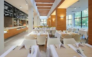 Restaurace v ubytování Hotel Laguna Park & Aqua Club - All Inclusive
