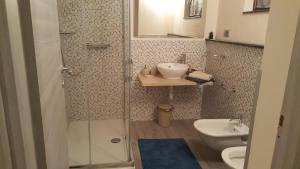 A bathroom at Cuorematto