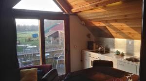 Кухня или кухненски бокс в Studio with More than a View