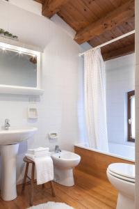 Ένα μπάνιο στο Colvago La Corte Spectacular Ancient Country House