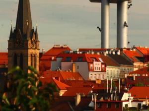 Nespecifikovaný výhled na destinaci Praha nebo výhled na město při pohledu z apartmánu