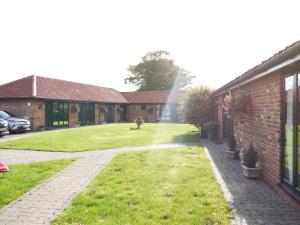 Κήπος έξω από το Barn Owl Lodge