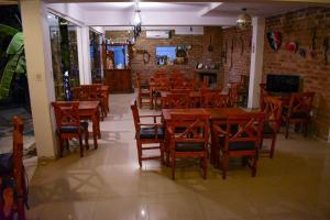 A restaurant or other place to eat at El Viejo Molino