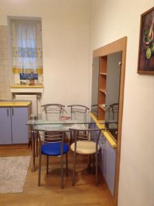Kuchyňa alebo kuchynka v ubytovaní Family Stay in Lviv (2 Rooms + Kitchen)