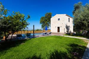 Vonkajšia záhrada v ubytovaní Villa Ifigenia