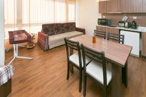 Billede fra billedgalleriet på Apartments Yalta i Golden Sands + 34 billeder