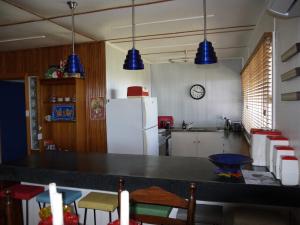 A kitchen or kitchenette at The Love Shack - Bridport