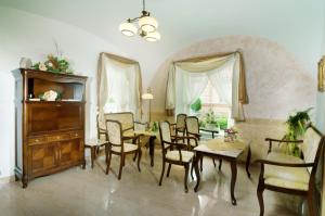 Istumisnurk majutusasutuses Hotel Ruze
