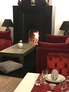 Posezení v ubytování Riad 64 Maison D'hôtes & Spa