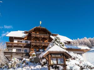 Familienhotel Gasthof Hinteregger during the winter