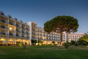 O edifício em que o resort se localiza