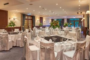 Um restaurante ou outro lugar para comer em Penina Hotel & Golf Resort mais 37 fotos