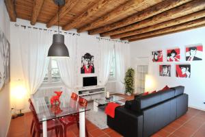 Gallery image of Sole&Luna Comolake Apartments in Como