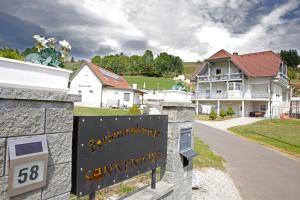 Zgradba, v kateri se nahaja apartma