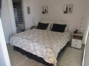 Postel nebo postele na pokoji v ubytování Departamento con Espectacular Vista Panoramica al Mar Mejor Sector Costa de Montemar Concon + 26 fotografií