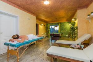 Kúpele alebo wellness v ubytovaní Wellness & Spa Villa Spirini Dvori