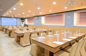 Konferenční prostory v ubytování Jinsa Lakeside View Resort