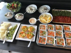 Jedlo v ubytovaní bed & breakfast alebo blízkom okolí