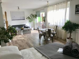 Posedenie v ubytovaní Vista Suites 1-2