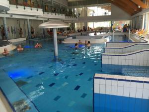 Bazén v ubytovaní Aqua Apartman Panoráma alebo v jeho blízkosti