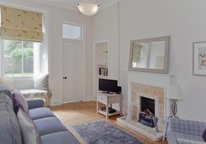 Seating area sa The Edinburgh Address - Classic Marchmont Charm