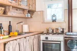 Kuchnia lub aneks kuchenny w obiekcie House Ana