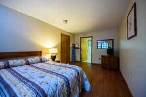 Postel nebo postele na pokoji v ubytování Jenny Wiley State Resort Park