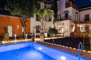 Piscina en o cerca de Alojamiento con Encanto la Luna en el Alba