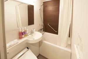 Koupelna v ubytování Sotetsu Fresa Inn Tokyo Kanda + 37 fotografií