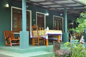 Patio o area all'aperto di Rock Lake Home Stay