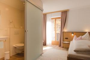 Kúpeľňa v ubytovaní Hotel Zita + 37 fotografií