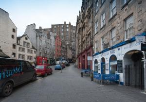 Gallery image of Edmonstone Suite Old Town in Edinburgh