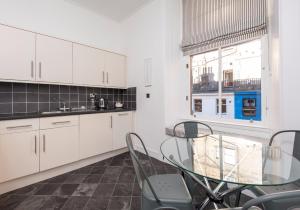 Η κουζίνα ή μικρή κουζίνα στο West Bow just off Royal Mile +15 φωτογραφίες