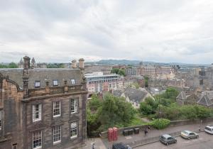 Afbeelding uit fotogalerij van The Castle Esplanade Residence in Edinburgh