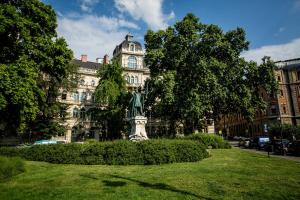 Gallery image of Andrassy 91 Apartment in Budapest