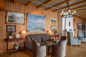 Posezení v ubytování Kviknes Hotel
