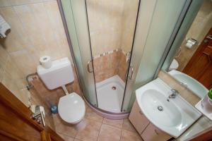 Kúpeľňa v ubytovaní Villa Veli Vrh