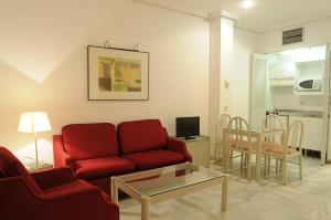 Kuchyň nebo kuchyňský kout v ubytování Hospedium Hotel Apartamentos Simón Verde