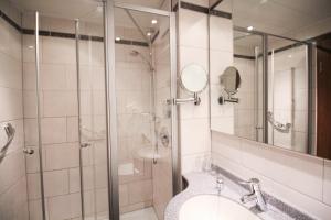 Koupelna v ubytování Hotel-Gasthof Obermeier + 26 fotografií