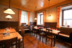 Posezení v ubytování Hotel-Gasthof Obermeier