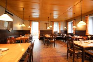 Restaurace v ubytování Hotel-Gasthof Obermeier