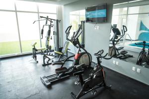 Spordikeskus ja/või sportimisvõimalused majutusasutuses Lithio Hotel