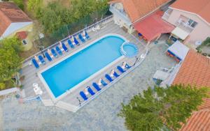 Bazén v ubytovaní Tsolakis Studios & Apartments alebo v jeho blízkosti