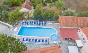Bazén v ubytovaní Tsolakis Studios & Apartments alebo v jeho blízkosti