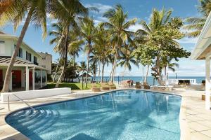 The swimming pool at or close to Coral Cay Villas