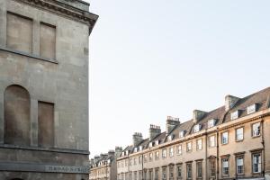 a row of buildings next to each other at MyCityHaven Boutique Luxury in Bath City Centre in Bath