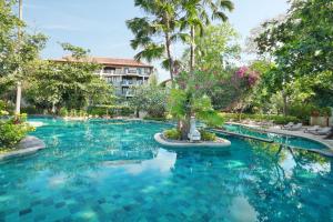 Бассейн в Novotel Bali Nusa Dua или поблизости 