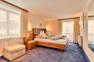 Gallery image of Pension Regina in Lech am Arlberg +35 photos
