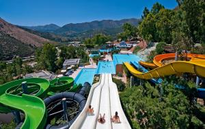 Bazén v ubytování Fodele Beach Water Park Resort nebo v jeho okolí