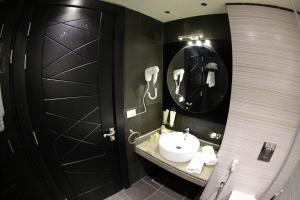 Koupelna v ubytování Layali Al Shams Hotel